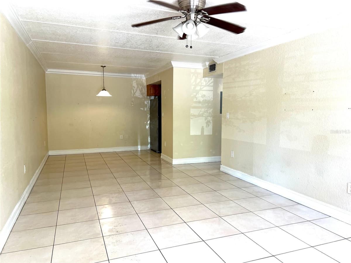 5221 BAYSHORE BOULEVARD — photo 2 of 9