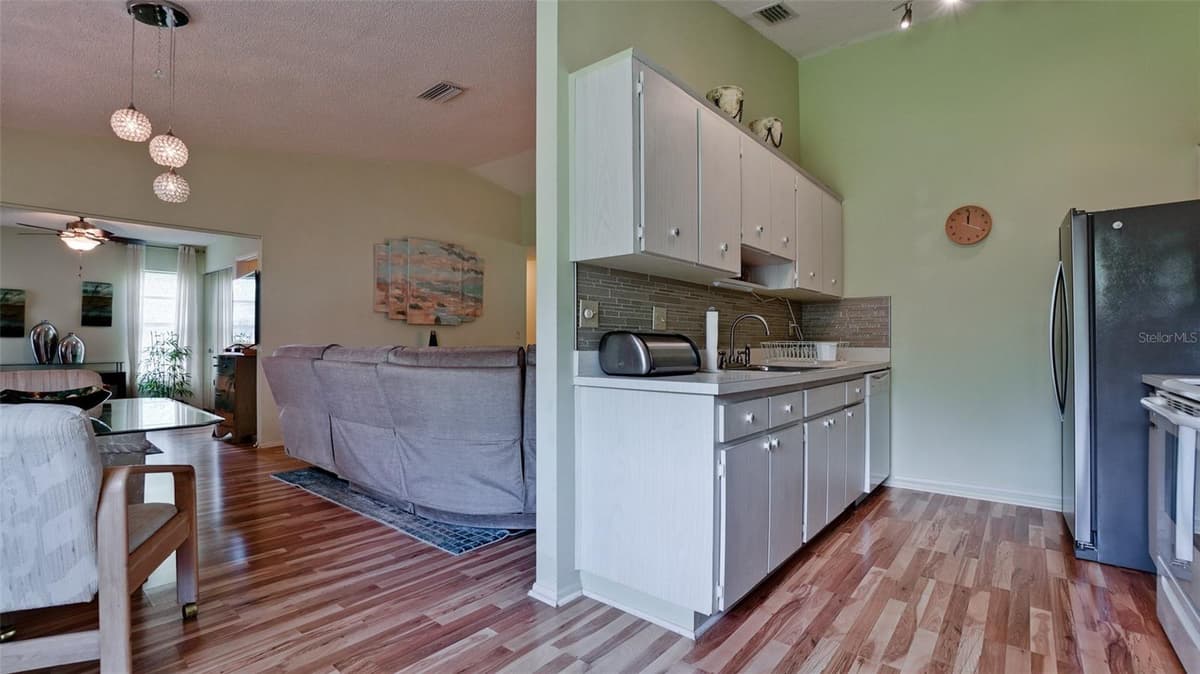 3211 42ND STREET — photo 14 of 29