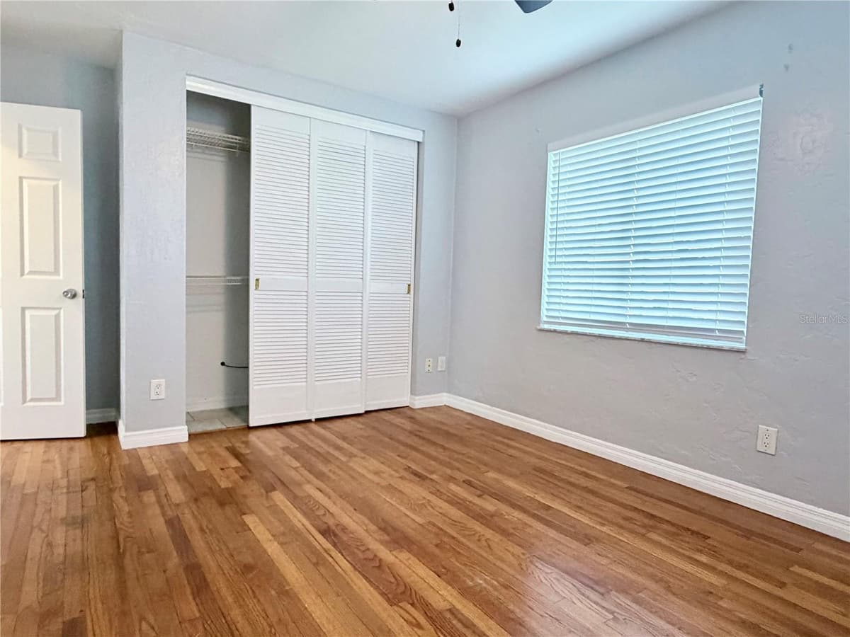 4320 YARDLEY AVENUE — photo 15 of 34