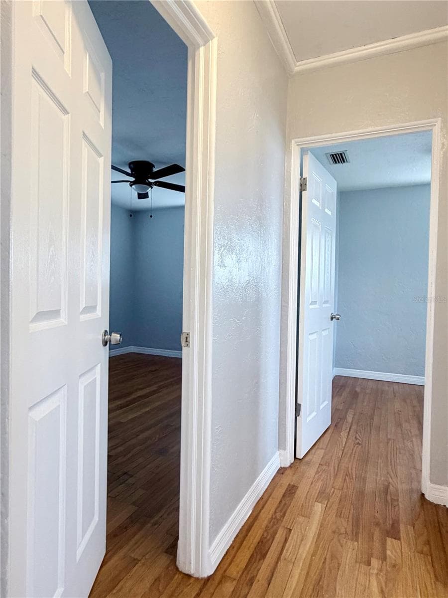 4320 YARDLEY AVENUE — photo 24 of 34