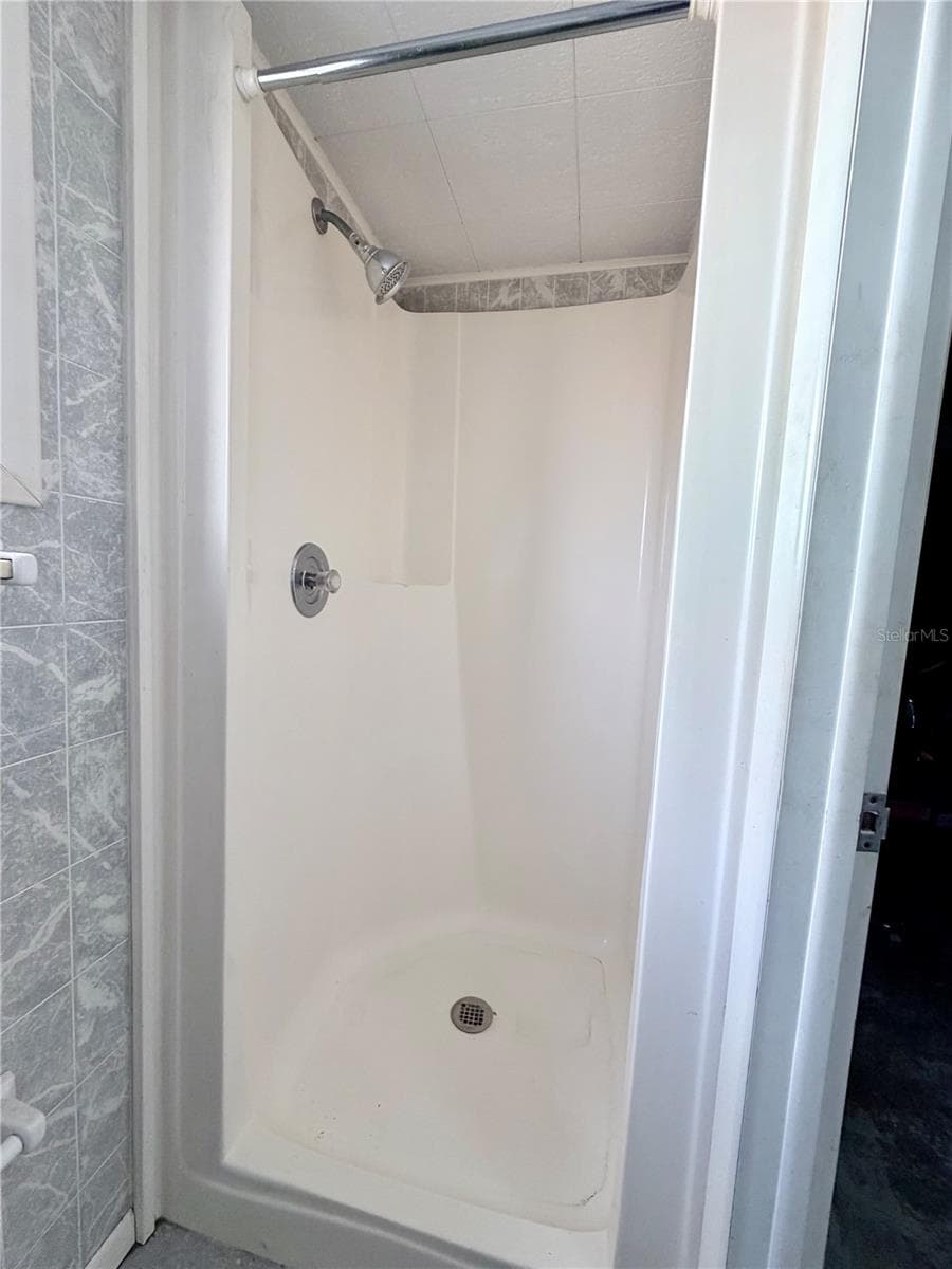 4320 YARDLEY AVENUE — photo 27 of 34