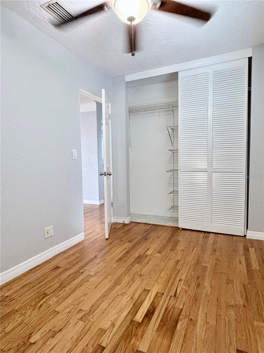 4320 YARDLEY AVENUE — photo 11 of 34