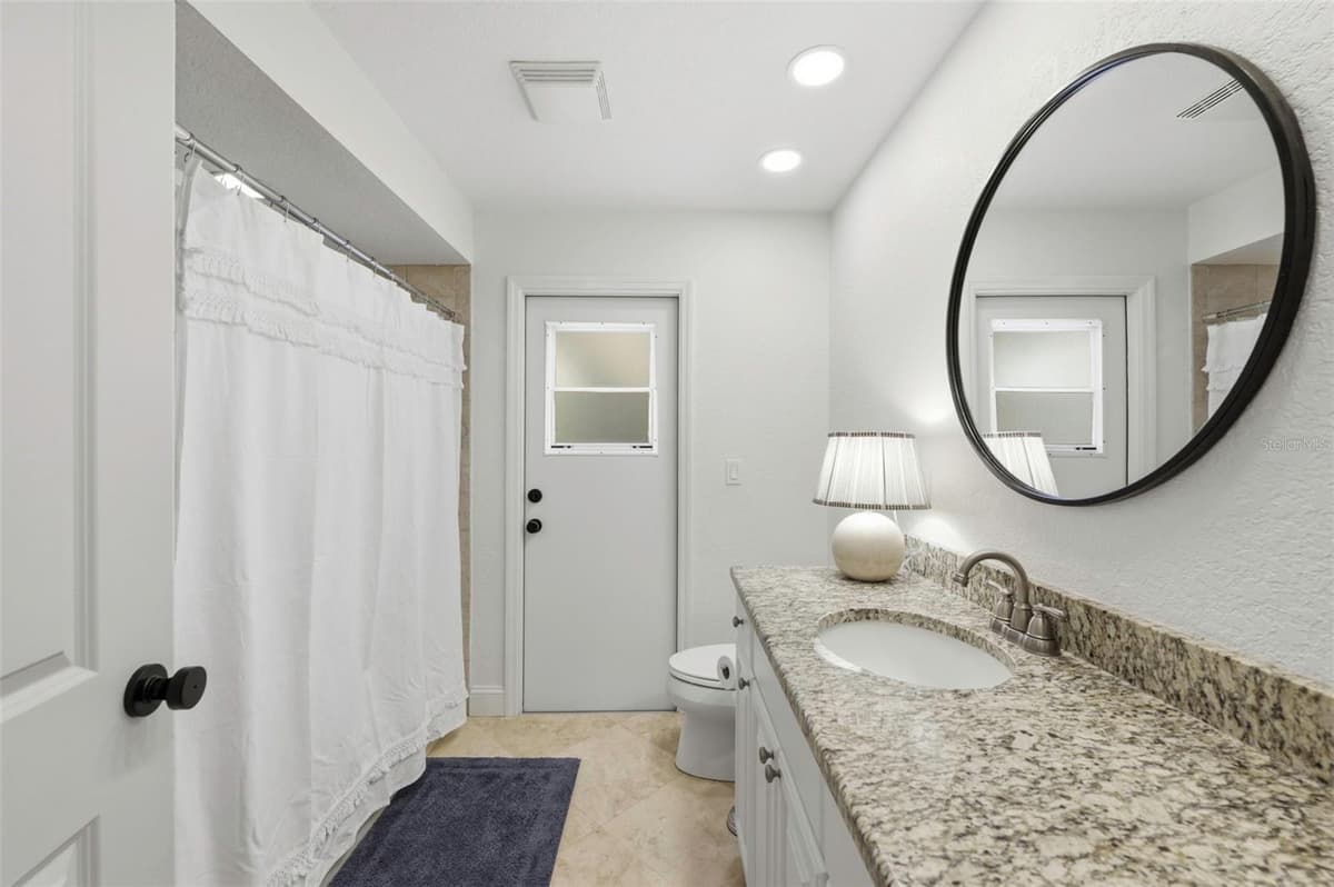 3347 LAKE SHORE LANE — photo 23 of 44