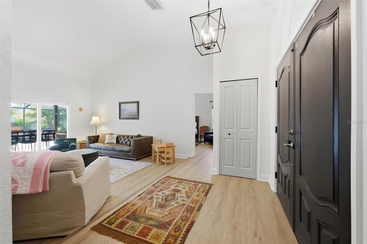 3347 LAKE SHORE LANE — photo 15 of 44