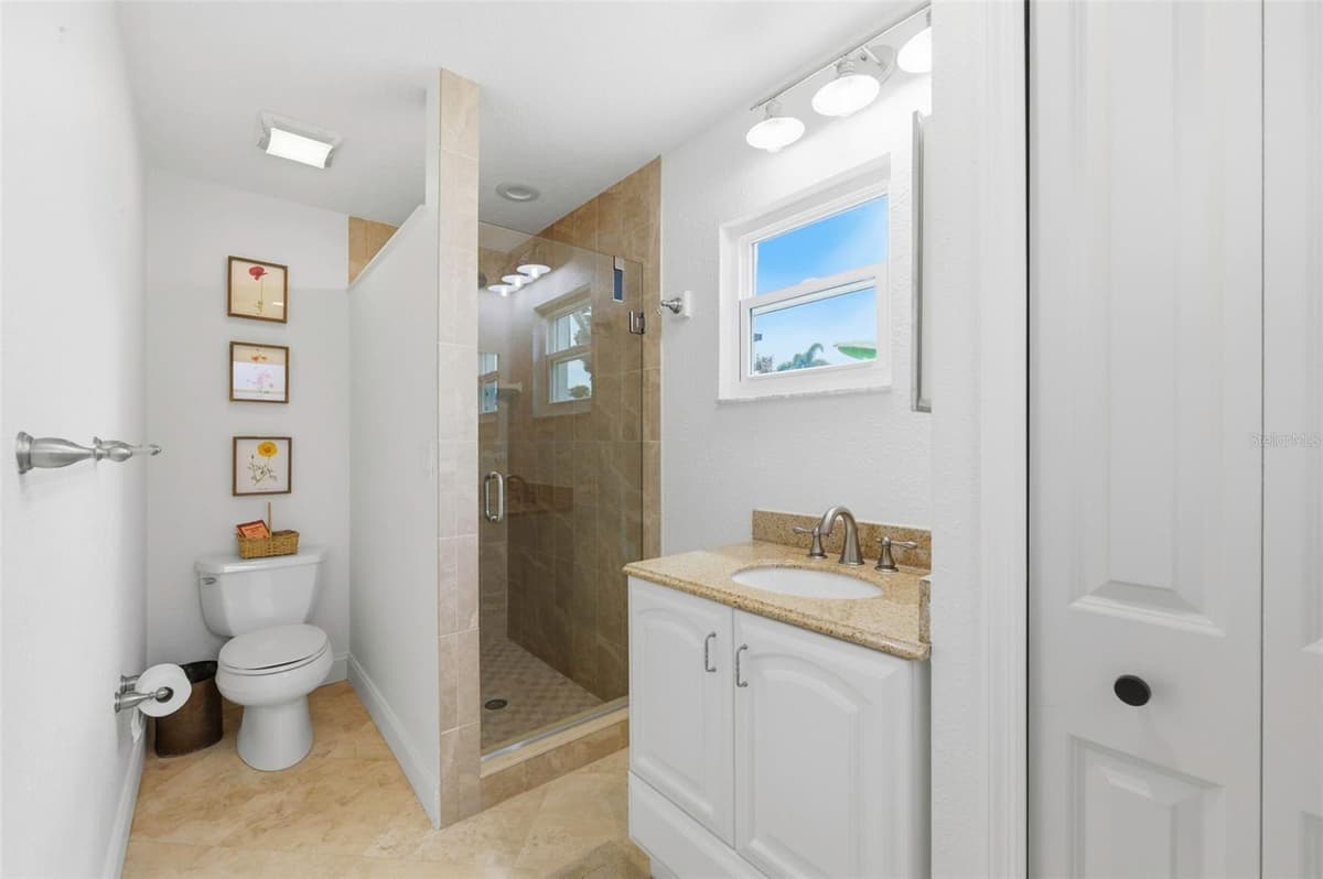 3347 LAKE SHORE LANE — photo 26 of 44