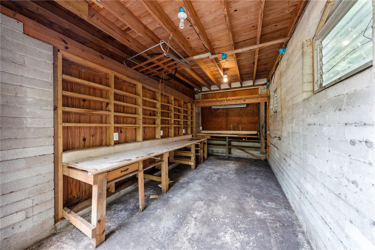 2557 AMES HAVEN ROAD — photo 14 of 42