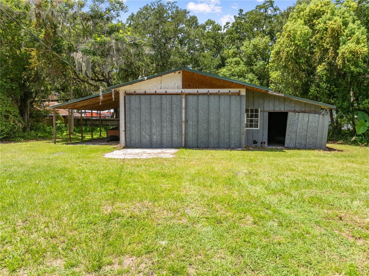 2557 AMES HAVEN ROAD — photo 16 of 42