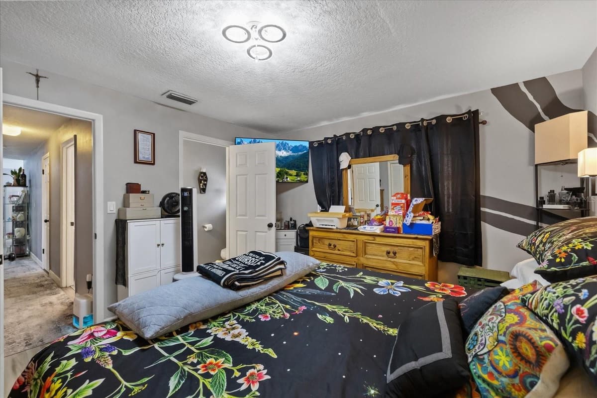 4552 CYNTHIA LANE — photo 24 of 39