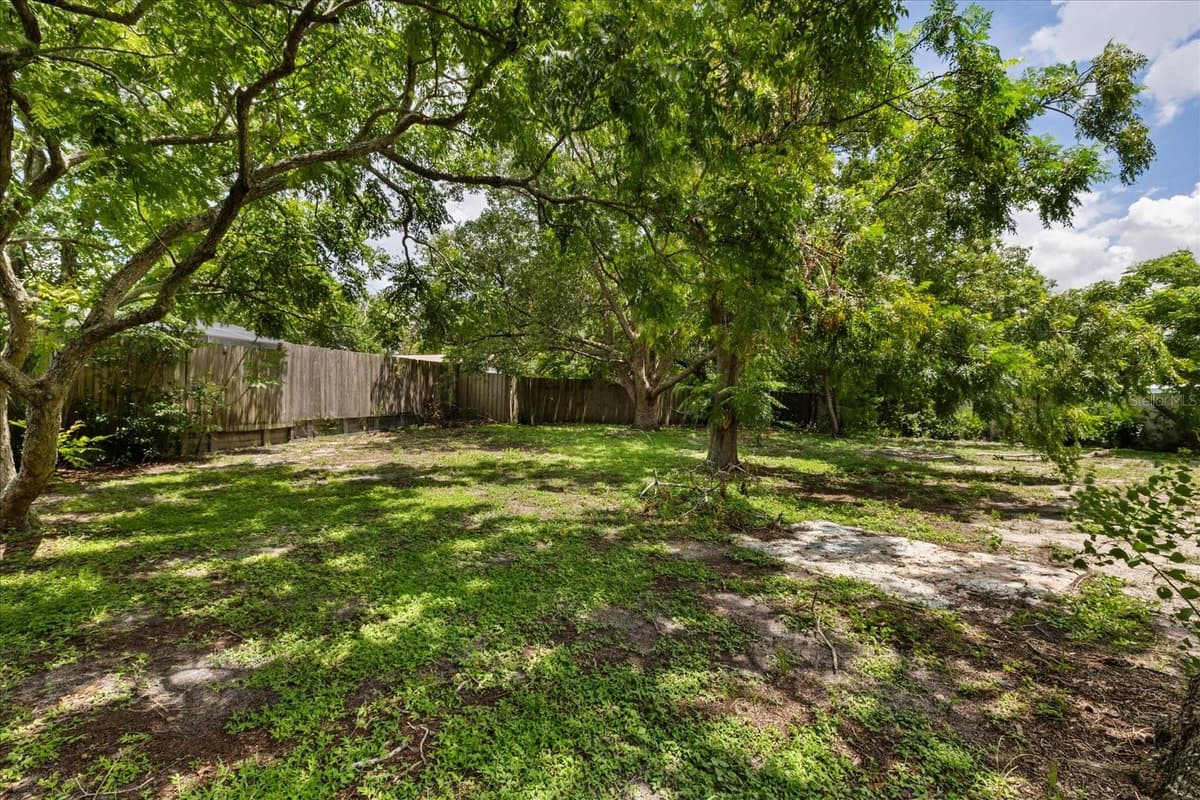 4552 CYNTHIA LANE — photo 33 of 39