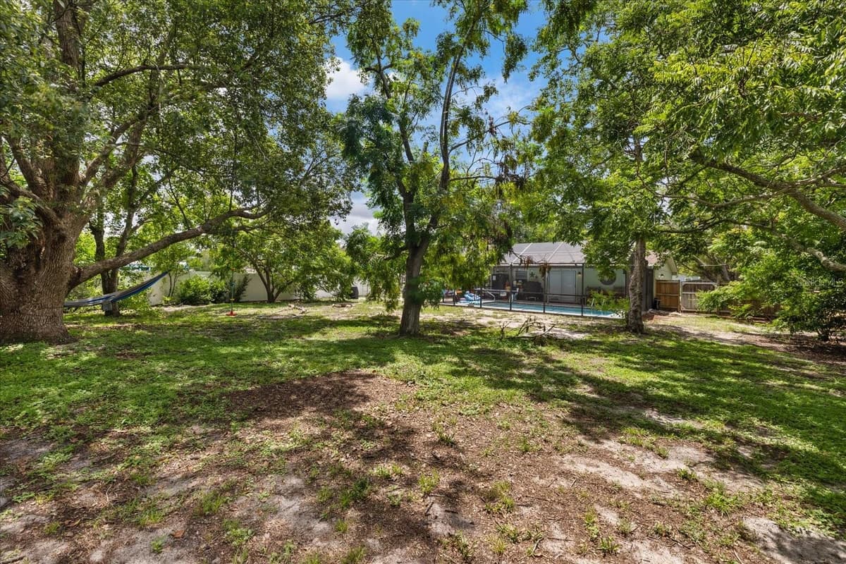 4552 CYNTHIA LANE — photo 34 of 39