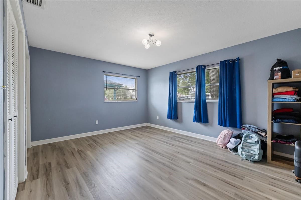 4552 CYNTHIA LANE — photo 21 of 39