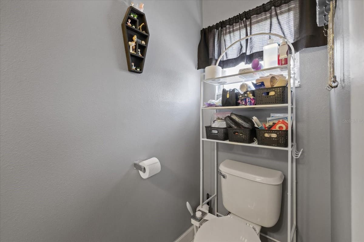 4552 CYNTHIA LANE — photo 26 of 39