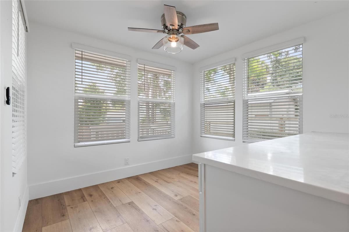 136 RING AVENUE — photo 18 of 30