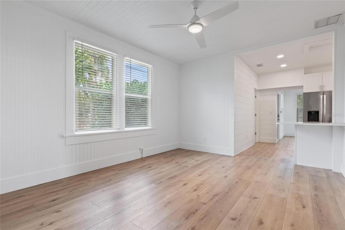 136 RING AVENUE — photo 14 of 30