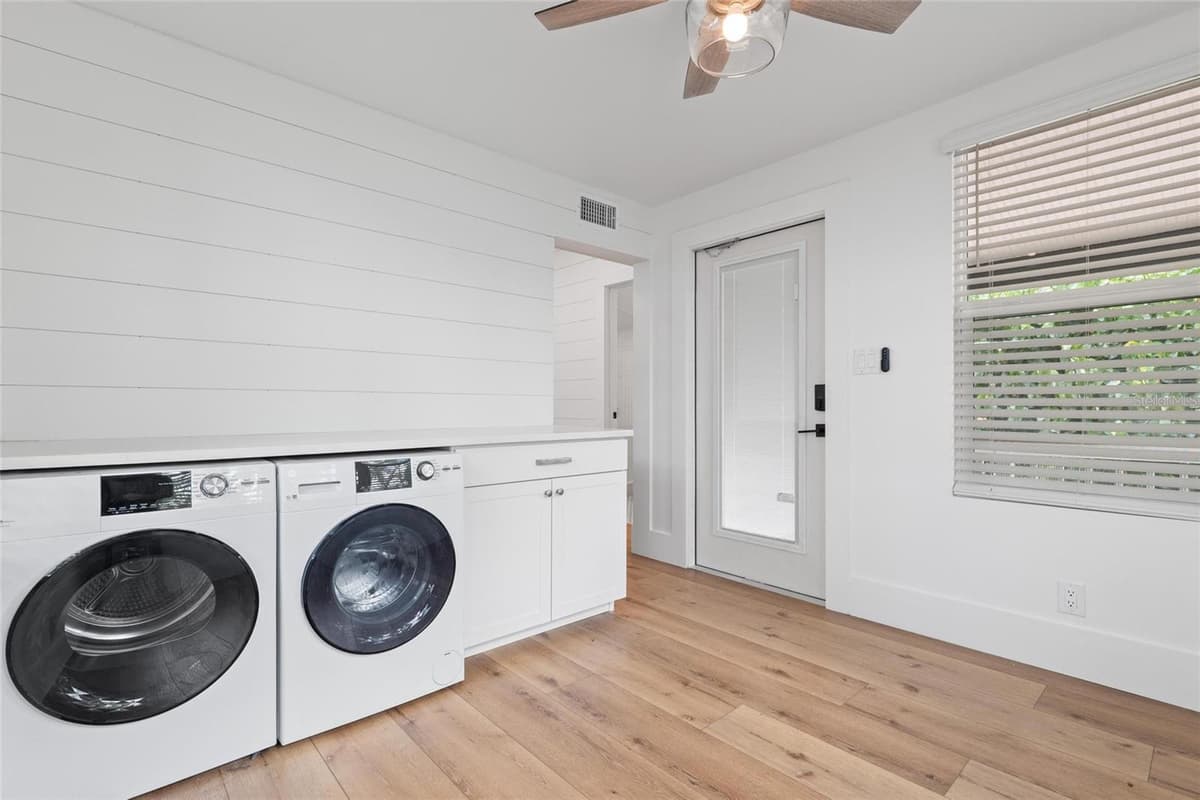 136 RING AVENUE — photo 19 of 30