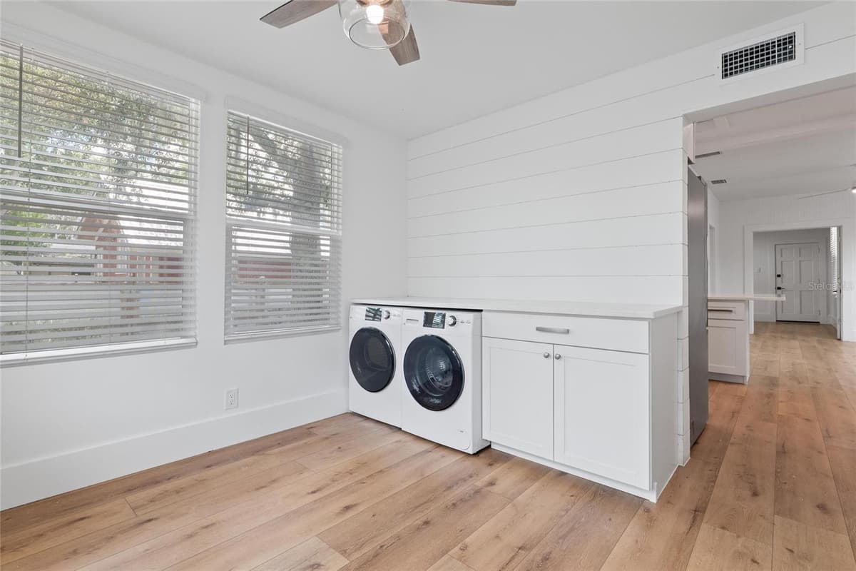136 RING AVENUE — photo 20 of 30