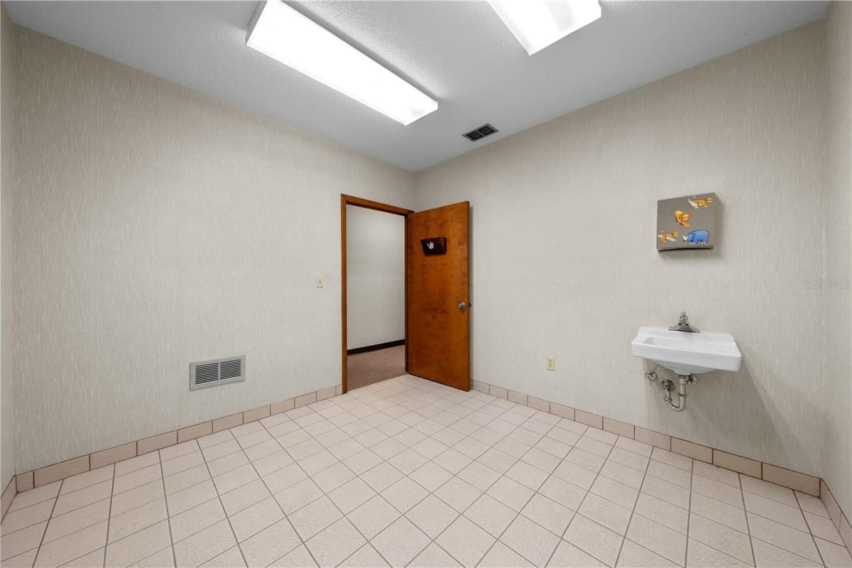 323 CYPRESS STREET — photo 72 of 83