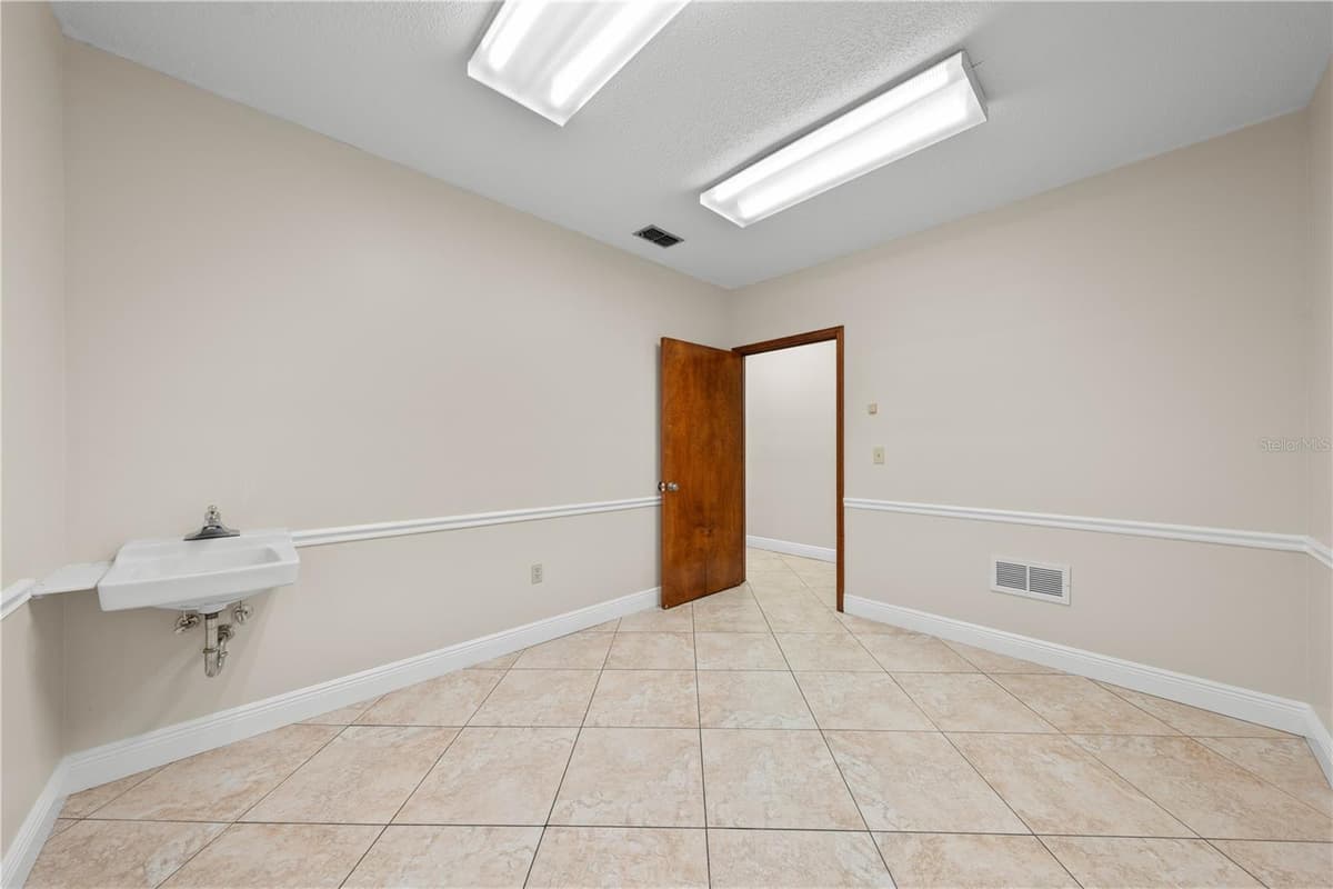 323 CYPRESS STREET — photo 50 of 83
