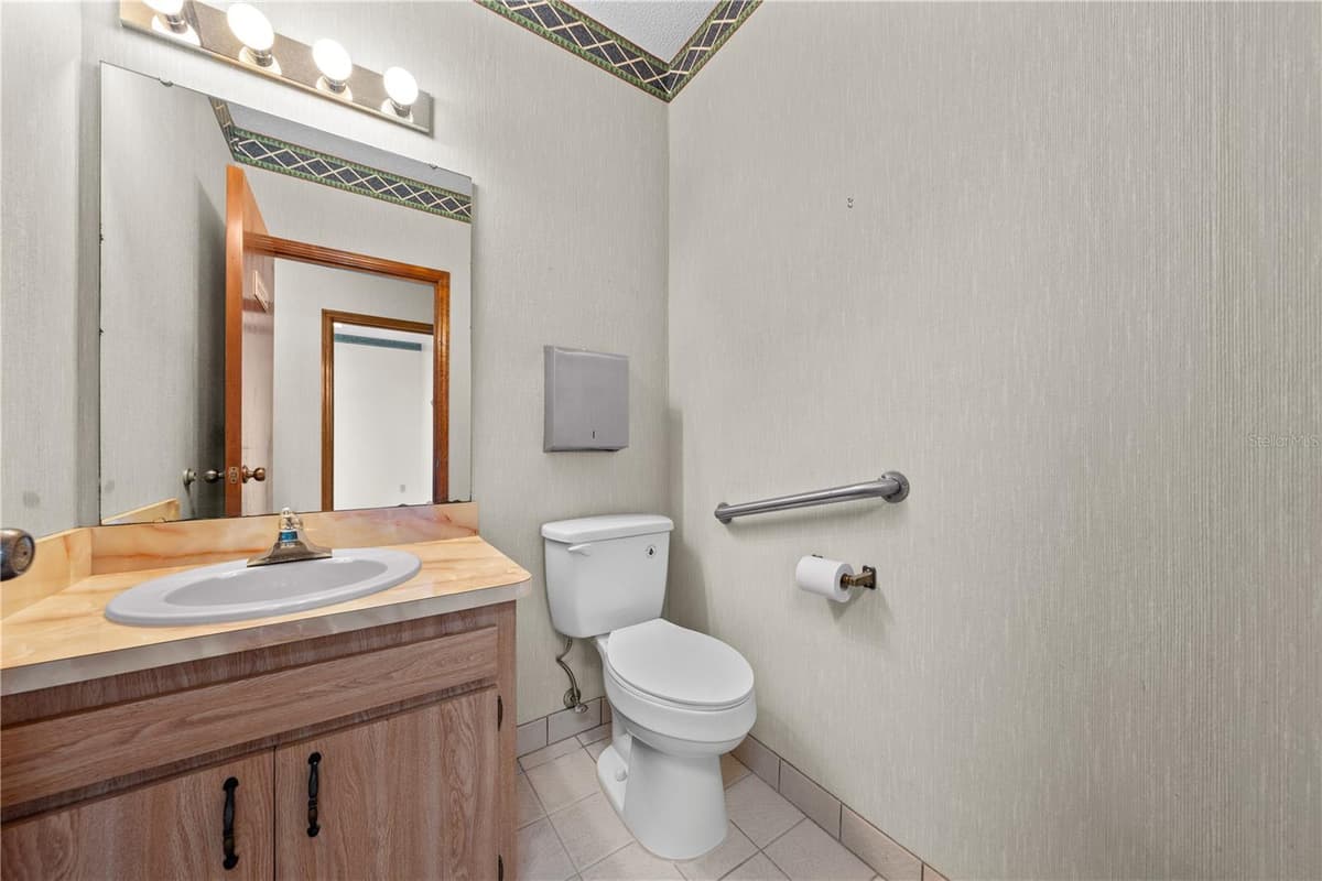 323 CYPRESS STREET — photo 79 of 83