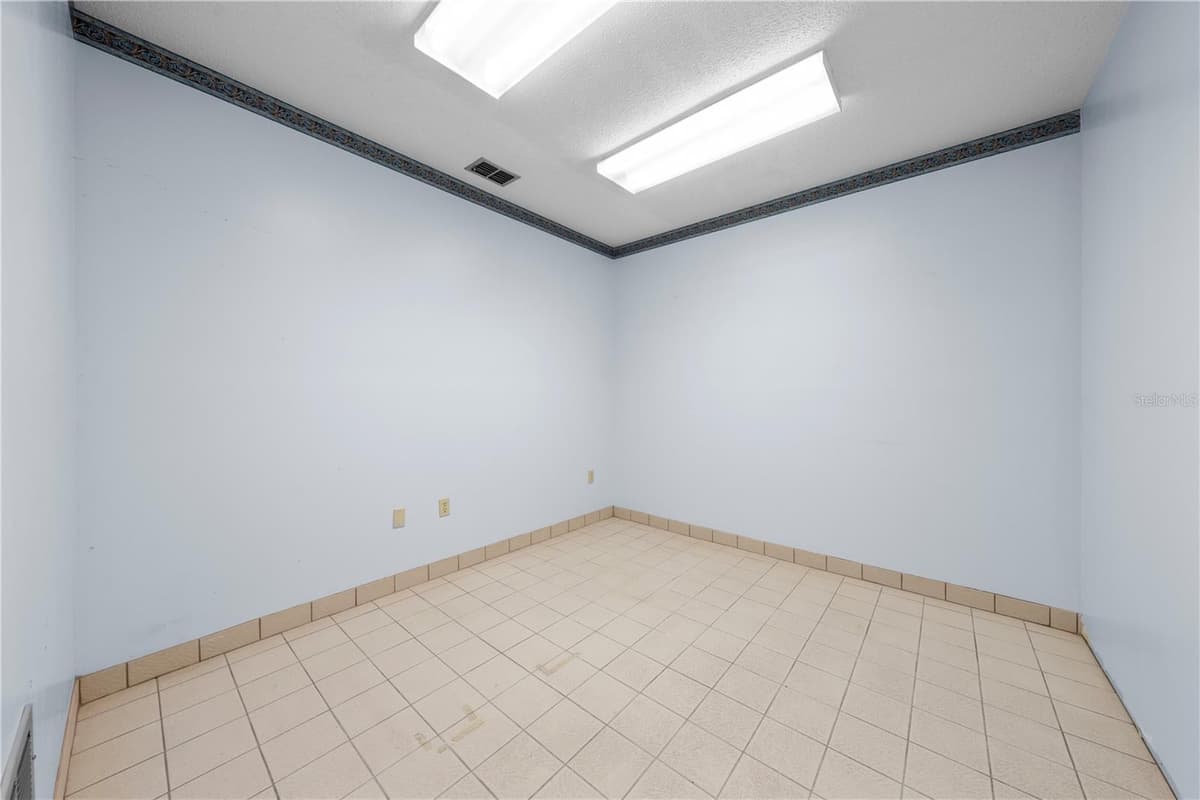 323 CYPRESS STREET — photo 76 of 83