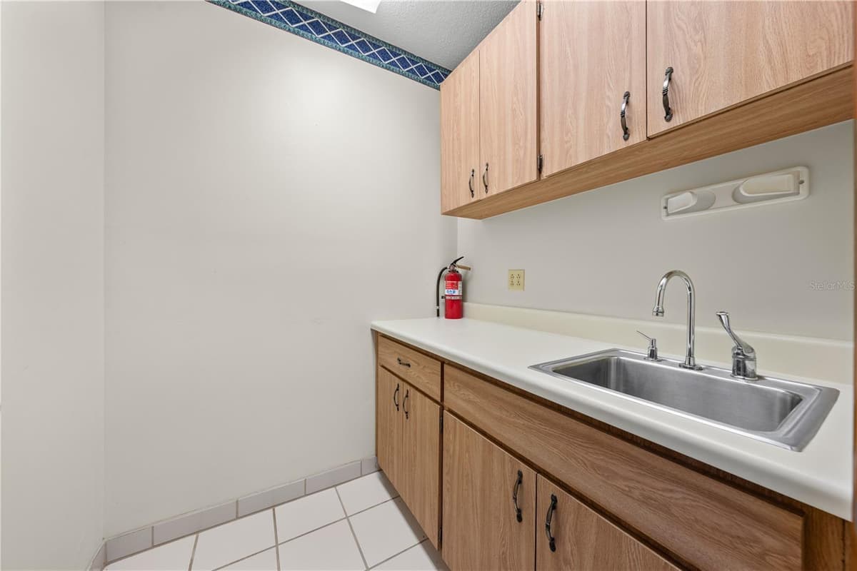 323 CYPRESS STREET — photo 81 of 83