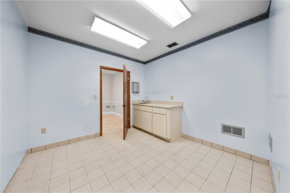 323 CYPRESS STREET — photo 77 of 83