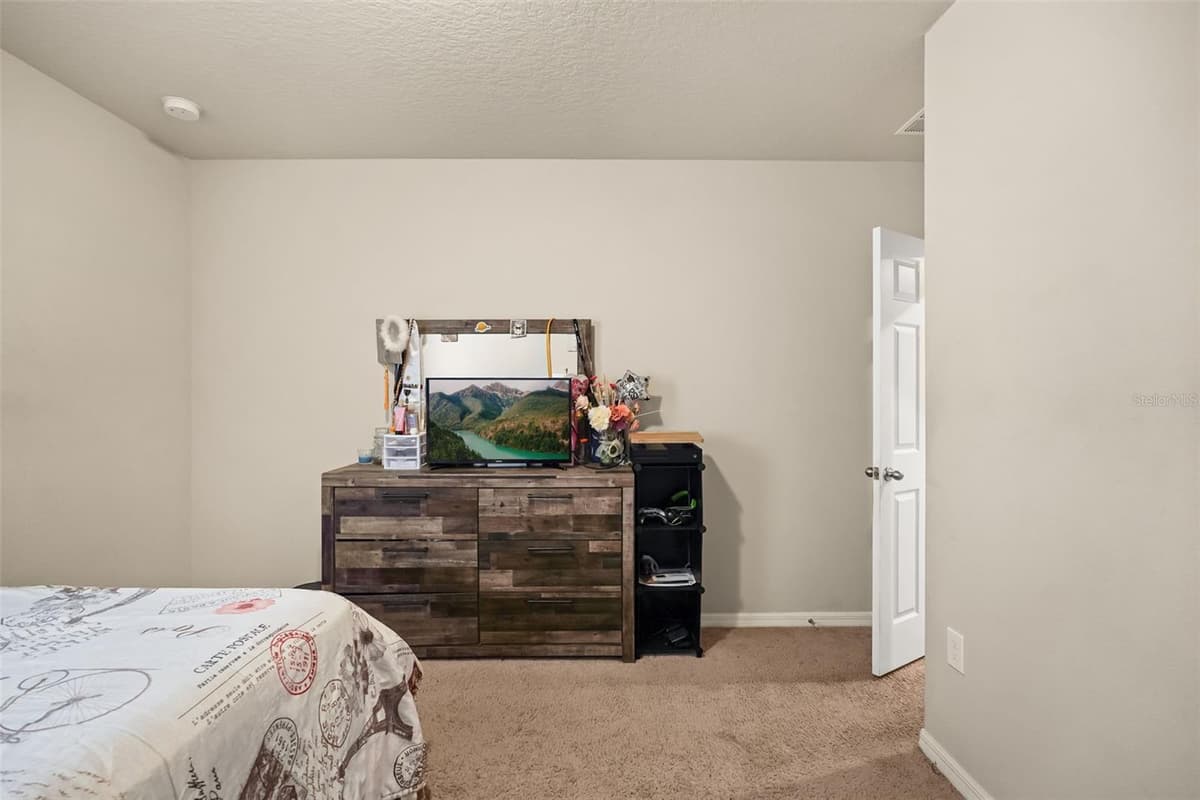1166 YUMURI STREET — photo 12 of 33
