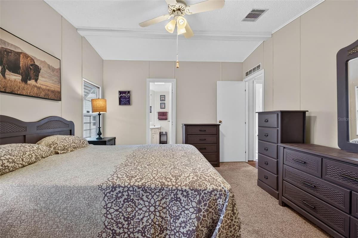 39200 OLA AVENUE — photo 23 of 49
