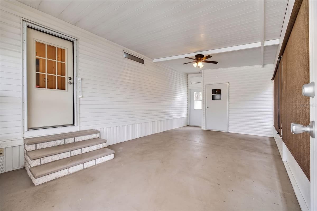39200 OLA AVENUE — photo 34 of 49