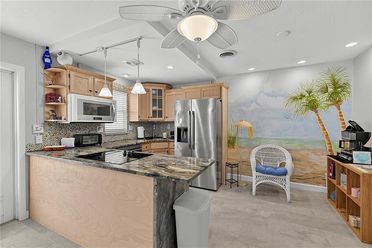 1205 TARPON CENTER DRIVE — photo 14 of 28