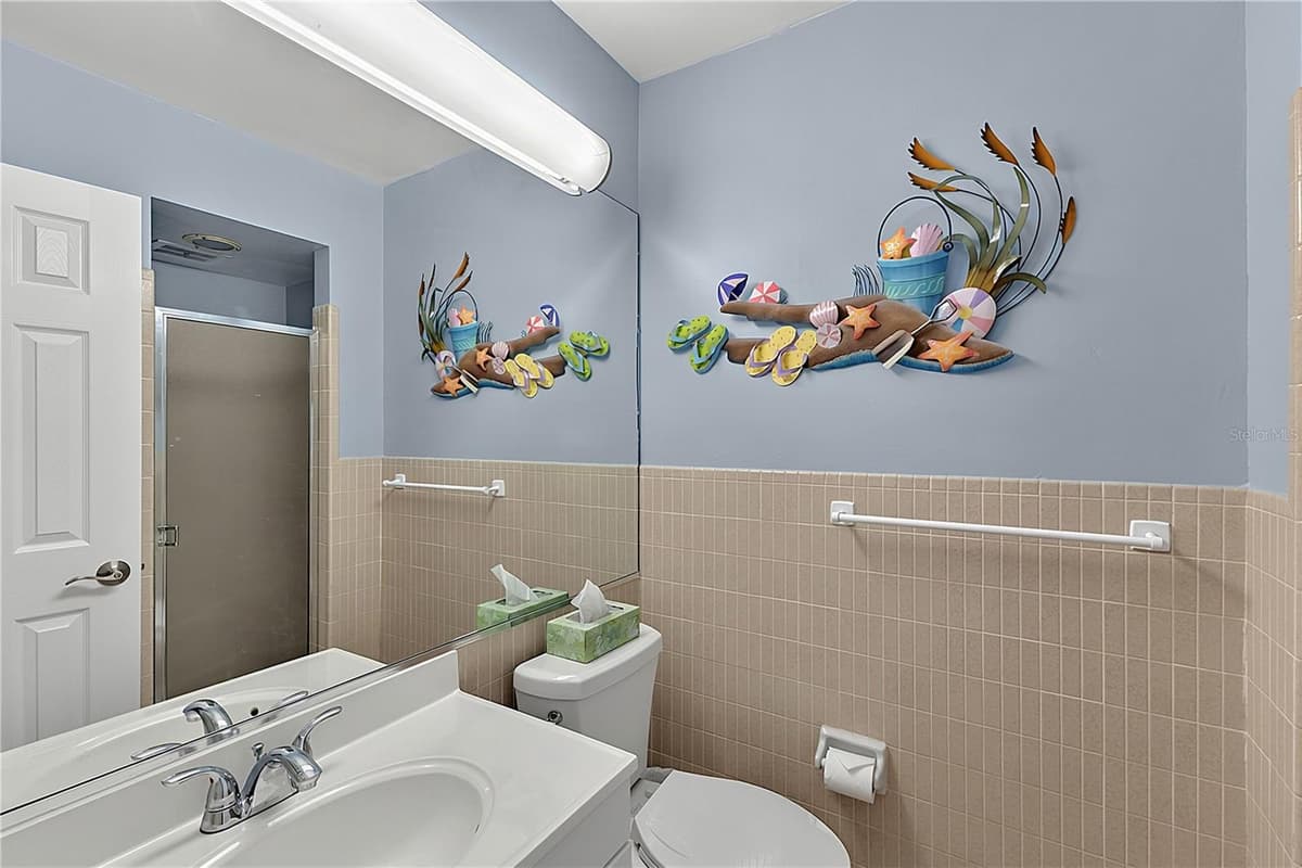1205 TARPON CENTER DRIVE — photo 20 of 28