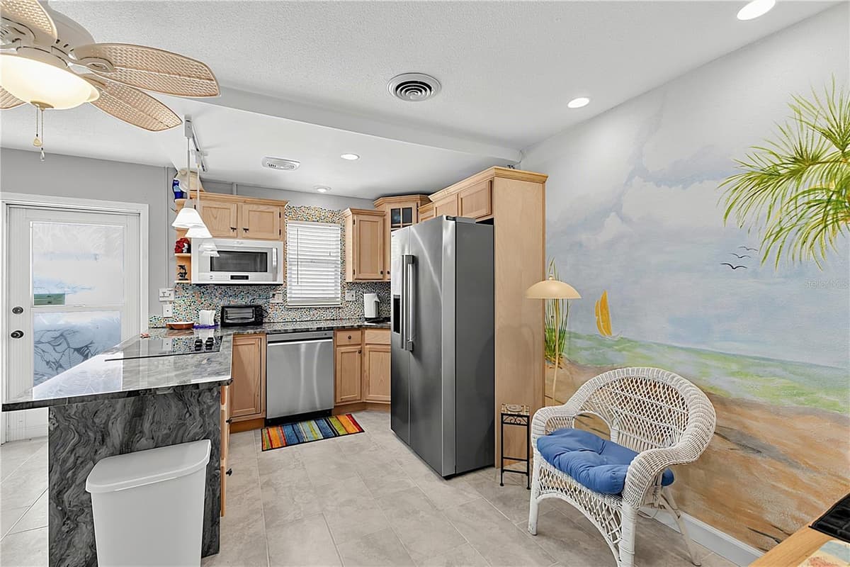 1205 TARPON CENTER DRIVE — photo 15 of 28