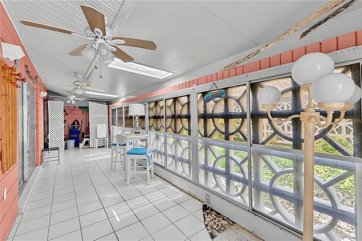 1205 TARPON CENTER DRIVE — photo 26 of 28