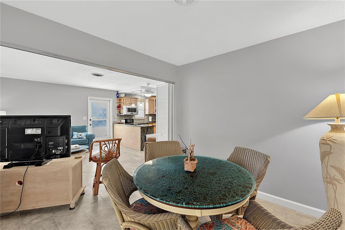 1205 TARPON CENTER DRIVE — photo 19 of 28