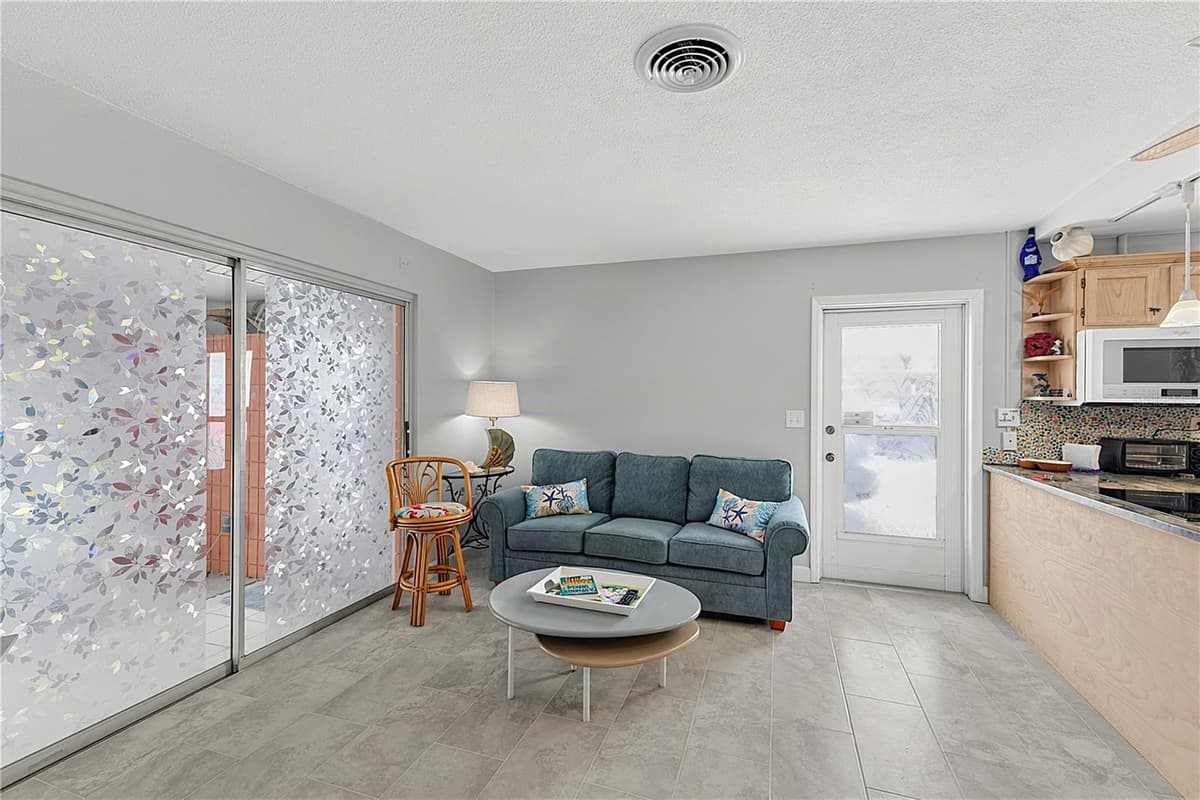 1205 TARPON CENTER DRIVE — photo 11 of 28