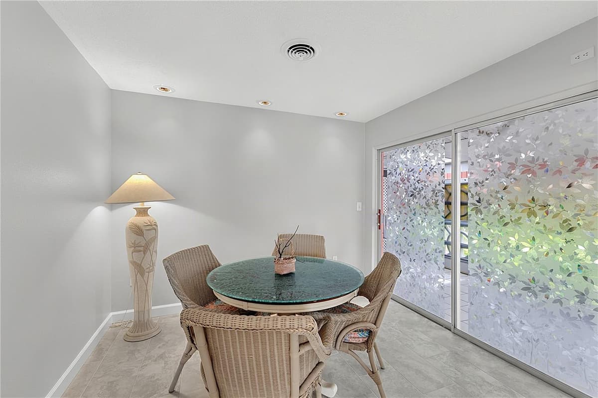 1205 TARPON CENTER DRIVE — photo 18 of 28