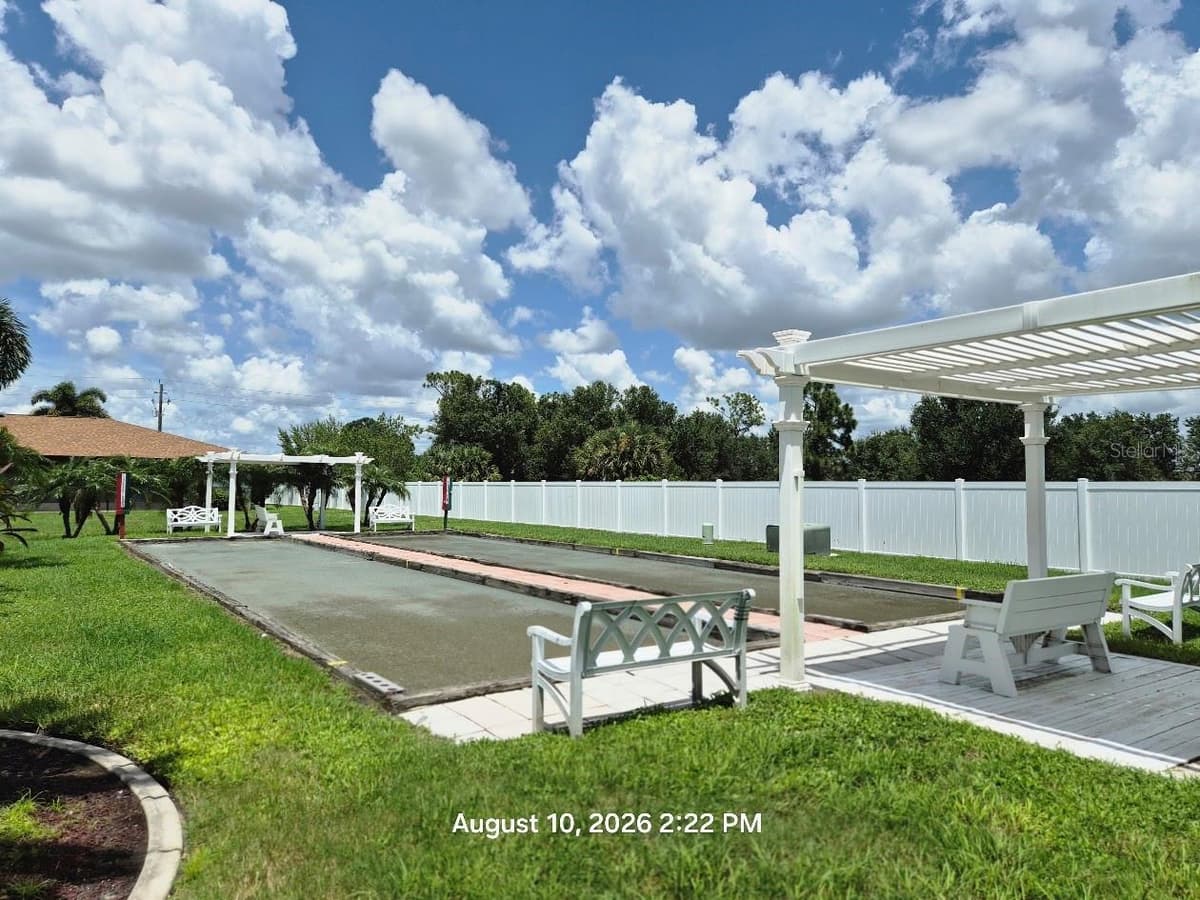 25275 RAMPART BOULEVARD — photo 18 of 23