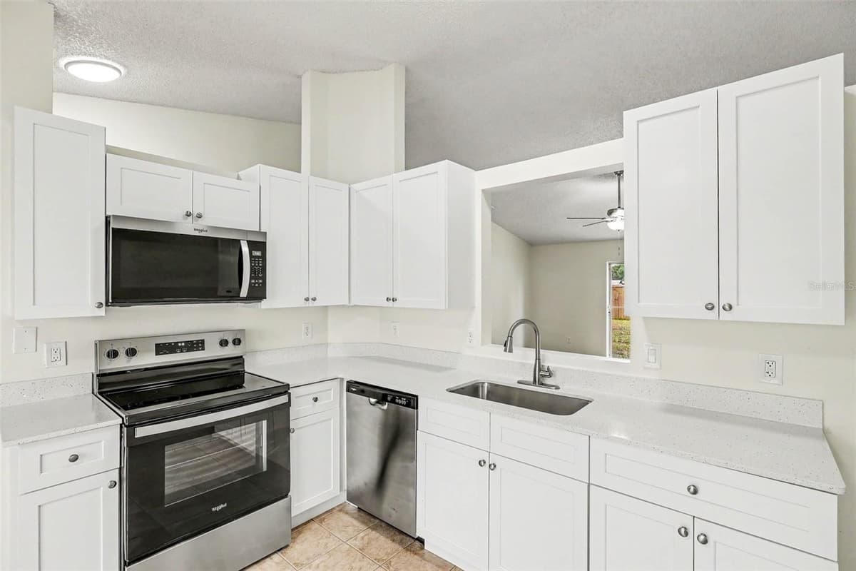 1142 JASLO STREET — photo 4 of 15