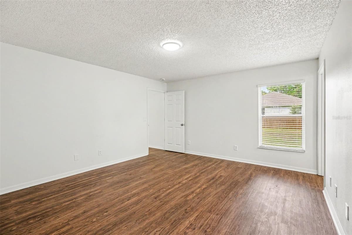 1142 JASLO STREET — photo 8 of 15