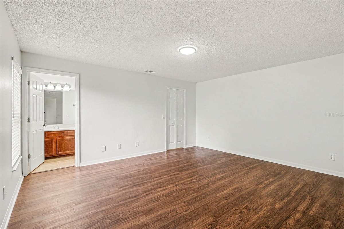 1142 JASLO STREET — photo 7 of 15