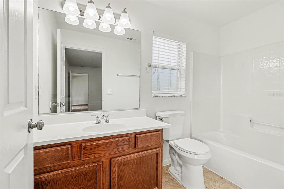 1142 JASLO STREET — photo 10 of 15