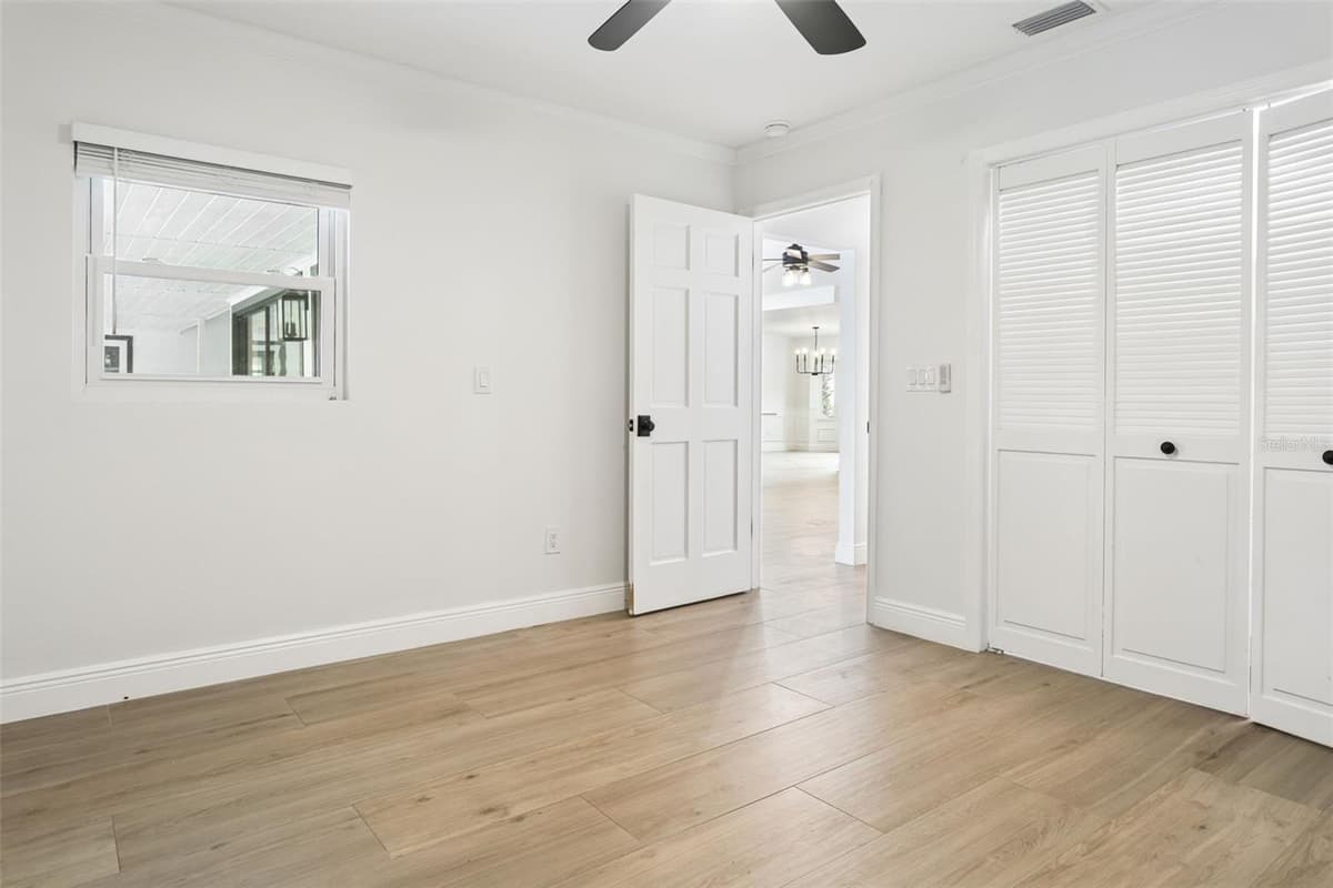 1046 SYLVIA LANE — photo 11 of 26