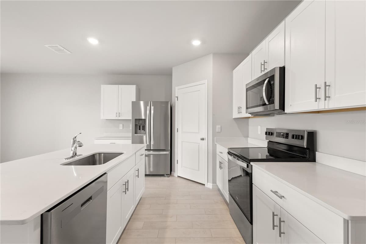 4975 TUSCOLA BOULEVARD — photo 7 of 54