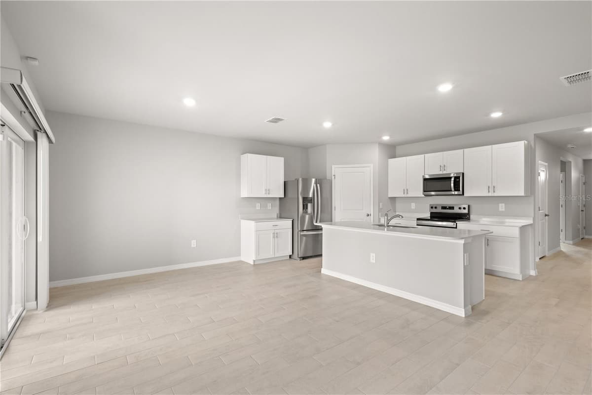 4975 TUSCOLA BOULEVARD — photo 9 of 54