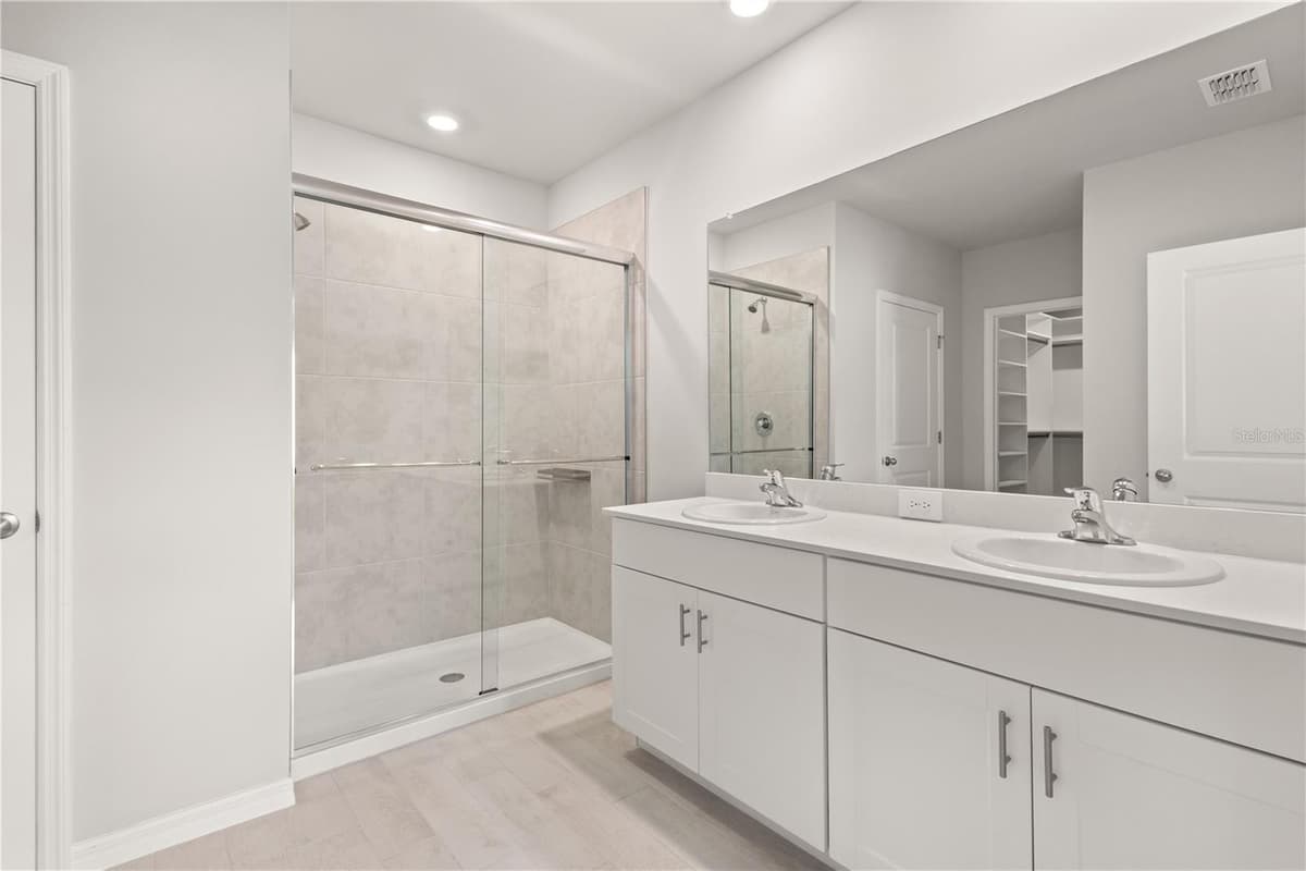 4975 TUSCOLA BOULEVARD — photo 17 of 54
