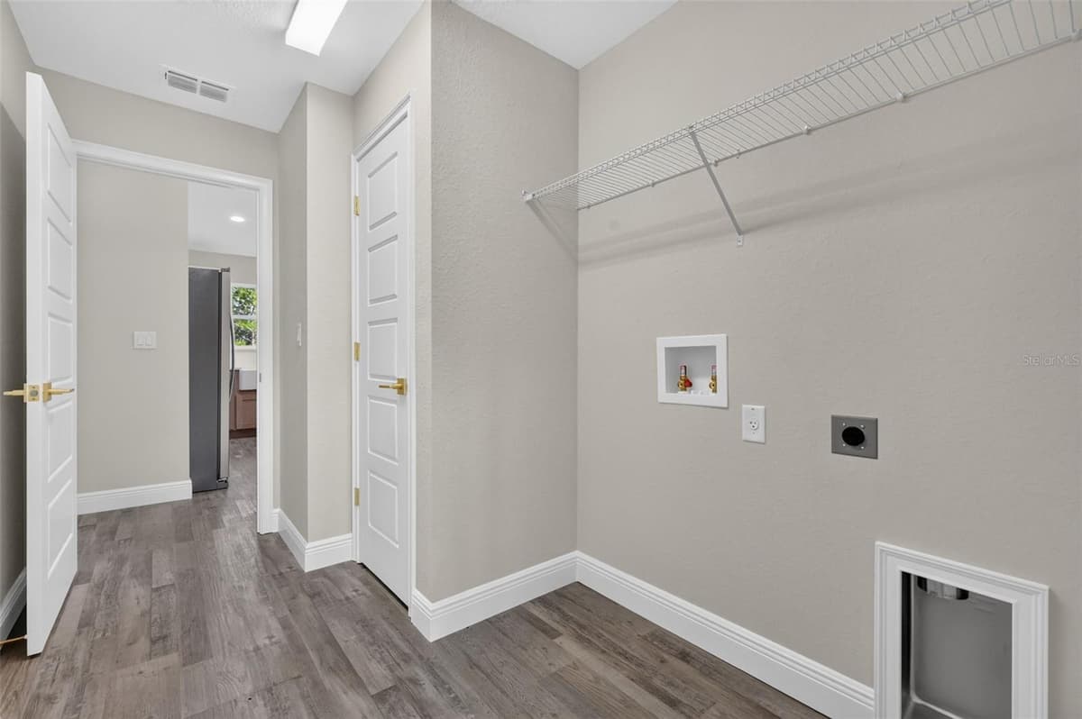 103 WALNUT DRIVE — photo 17 of 29