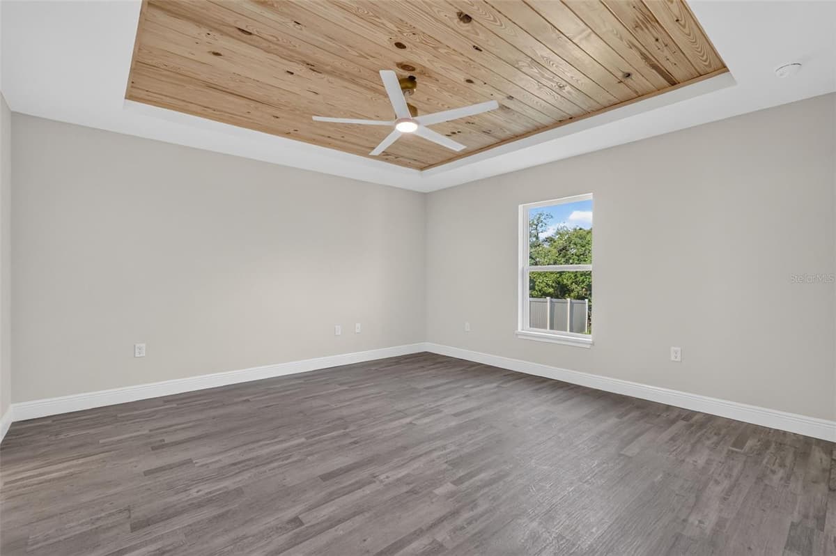 103 WALNUT DRIVE — photo 12 of 29
