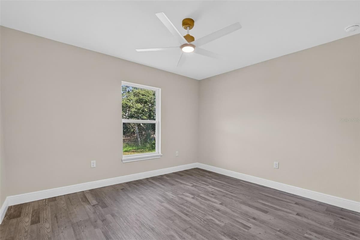 103 WALNUT DRIVE — photo 10 of 29