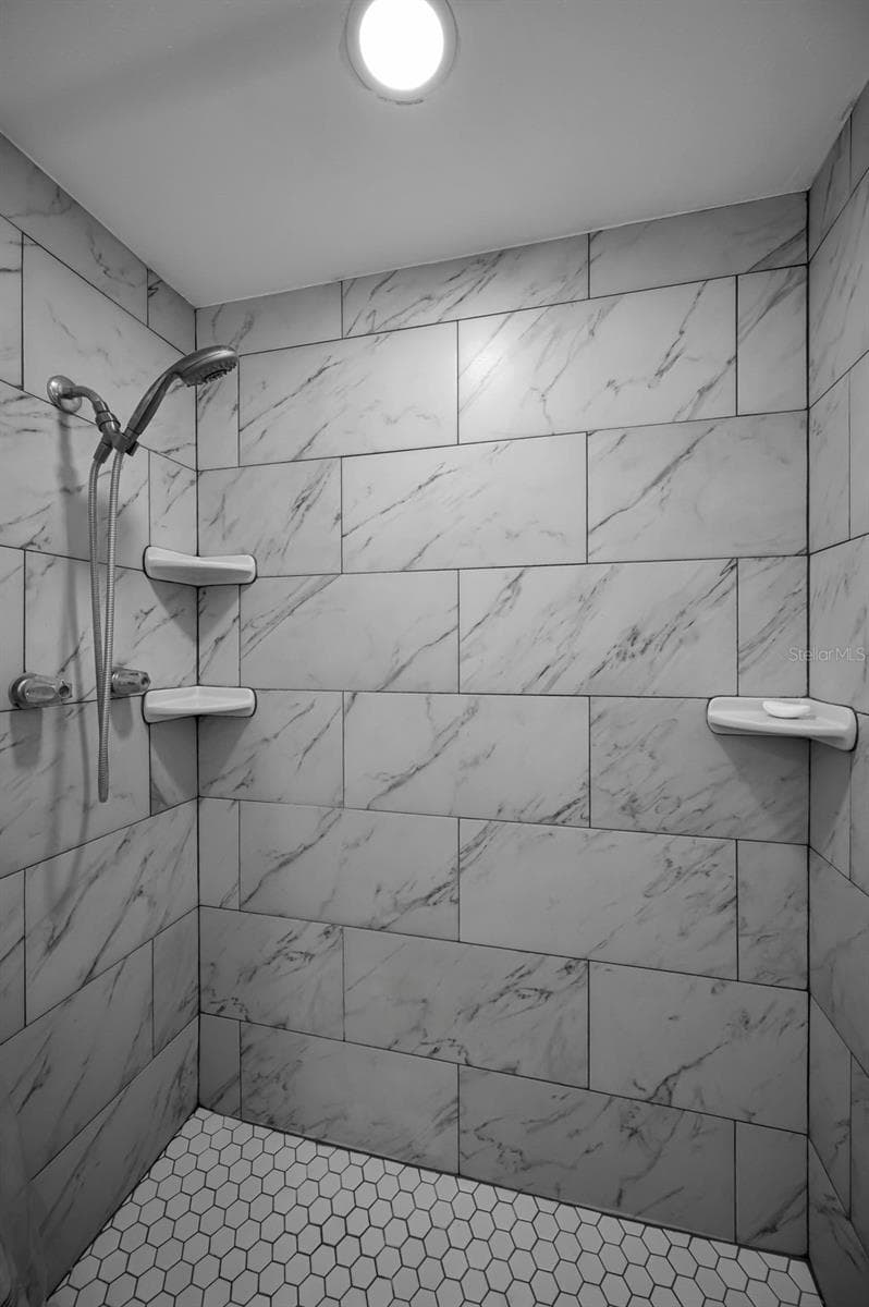 2003 6TH AVENUE — photo 22 of 37