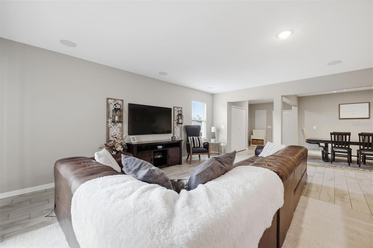 14571 CORONADO DRIVE — photo 3 of 49